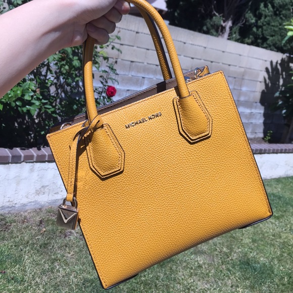Michael Kors Mini Mercer Handbag - Picture 2 of 2